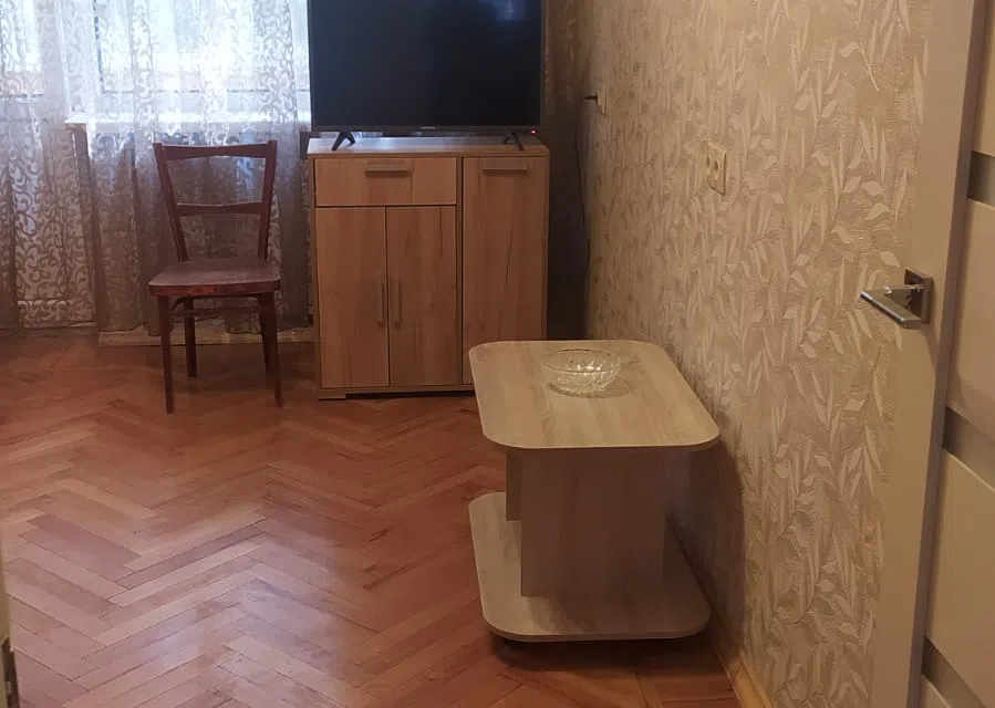 Уютная двухкомнатная квартира на втором этаже.