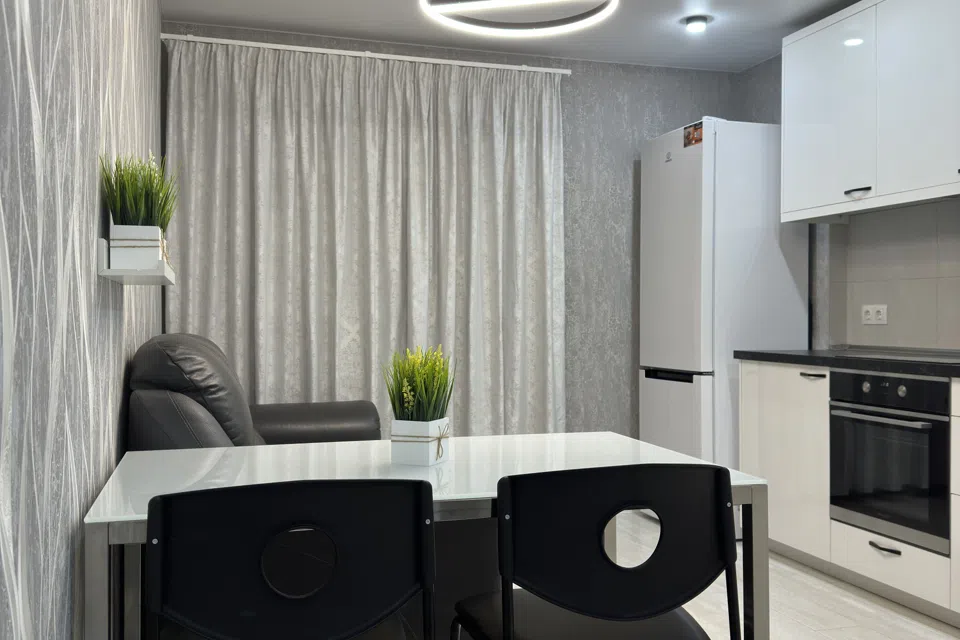 Новая Чистая и Красивая 1-ком.кв. 45м,  в Новом ЖК Рекорд