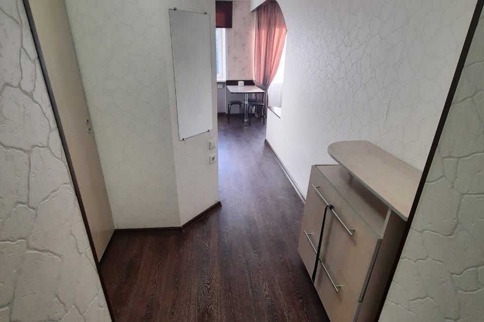 Студия с балконом на Сурикова 17