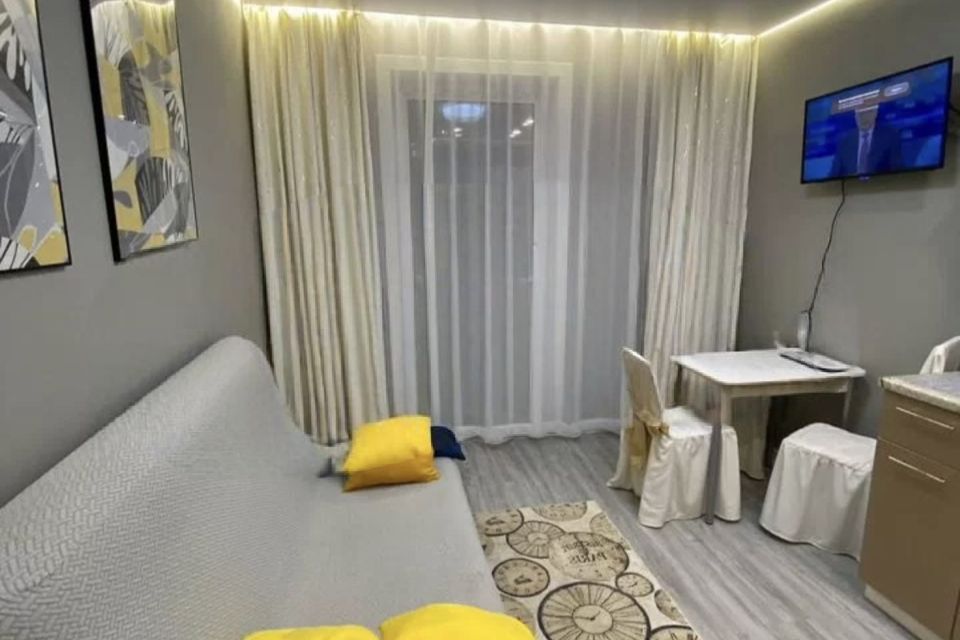 Уютная квартира с видом на город, близко аэропорт.