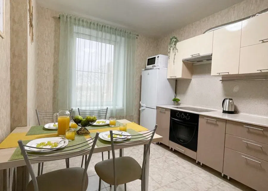 Кольцово Хоум на Бахчиванджи 15