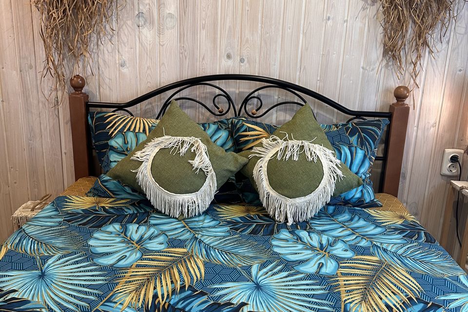 Хоста-Тропик у моря