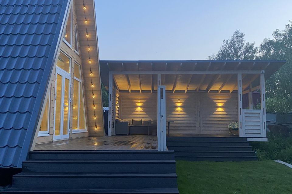 Дом с видом на реку в стиле A-Frame