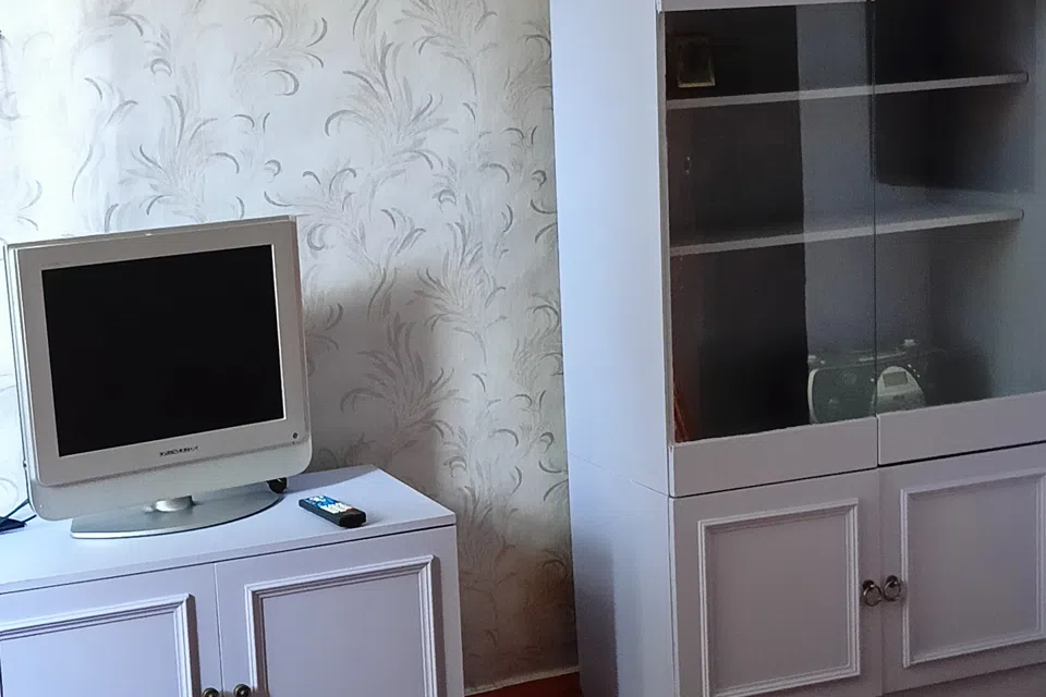 Отдельный дом с двумя спальнями. Тихий район у парка.