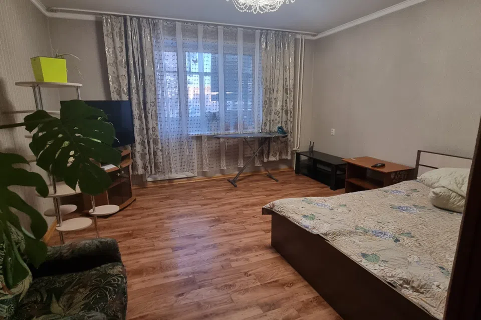 Рядом расположена Академия Здоровья и  Клиническая больница 
