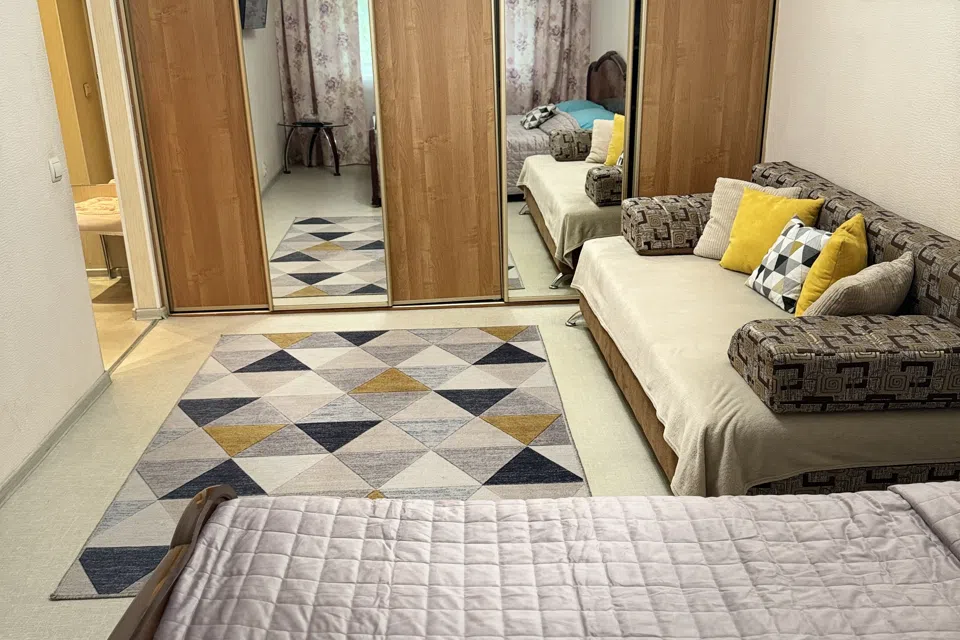Квартира на первом этаже район вокзала 