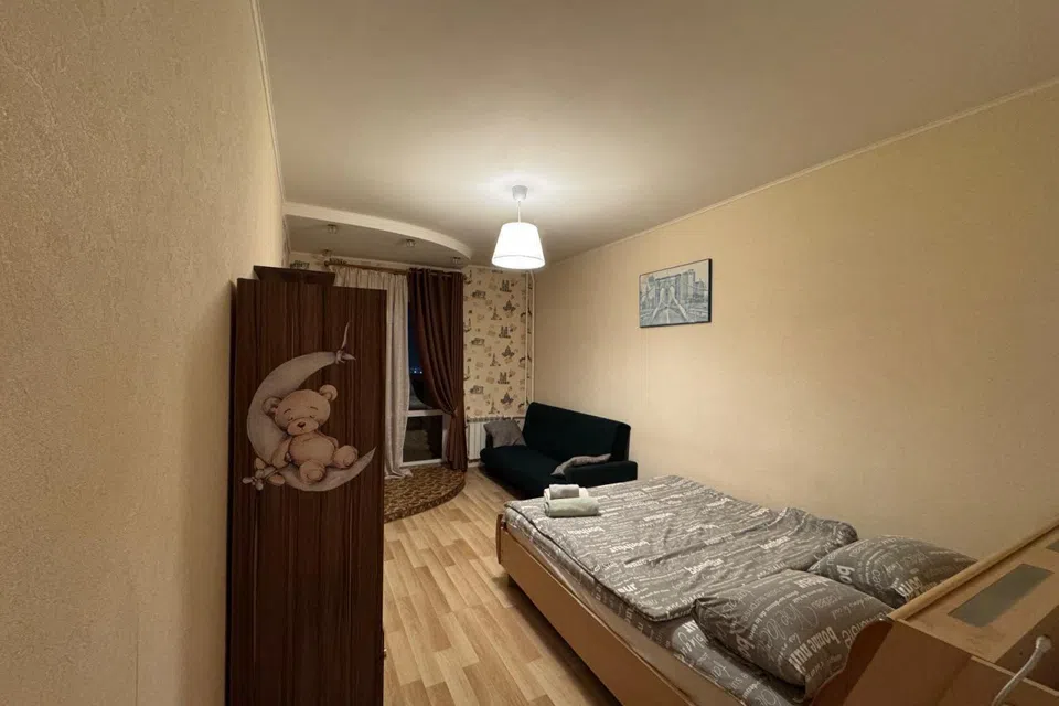 Квартира с видом на город .