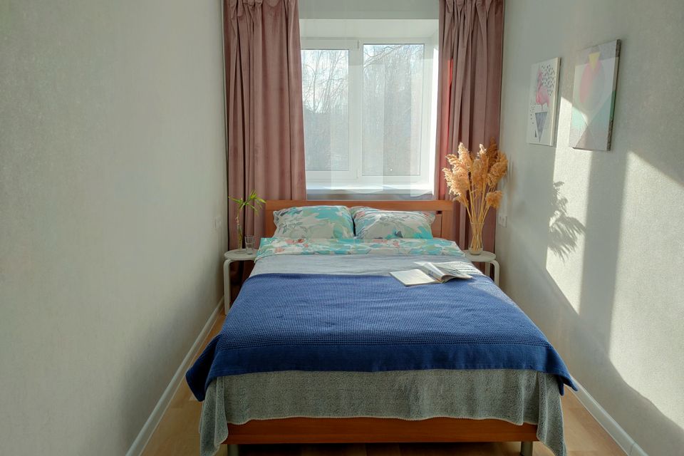 Двухкомнатная квартира на 6 гостей рядом с метро