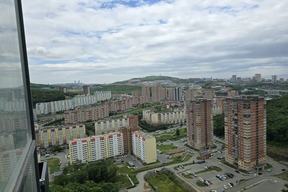 Уютная студия с видом на город
