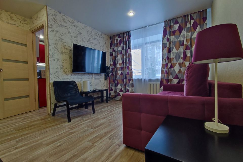 Сеть квартир Огни города красная