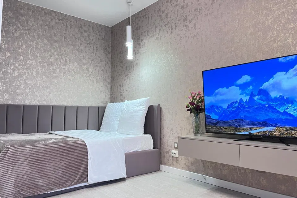 Белая 1 комнатная квартира в ЖК Жюль Верн - Smart TV