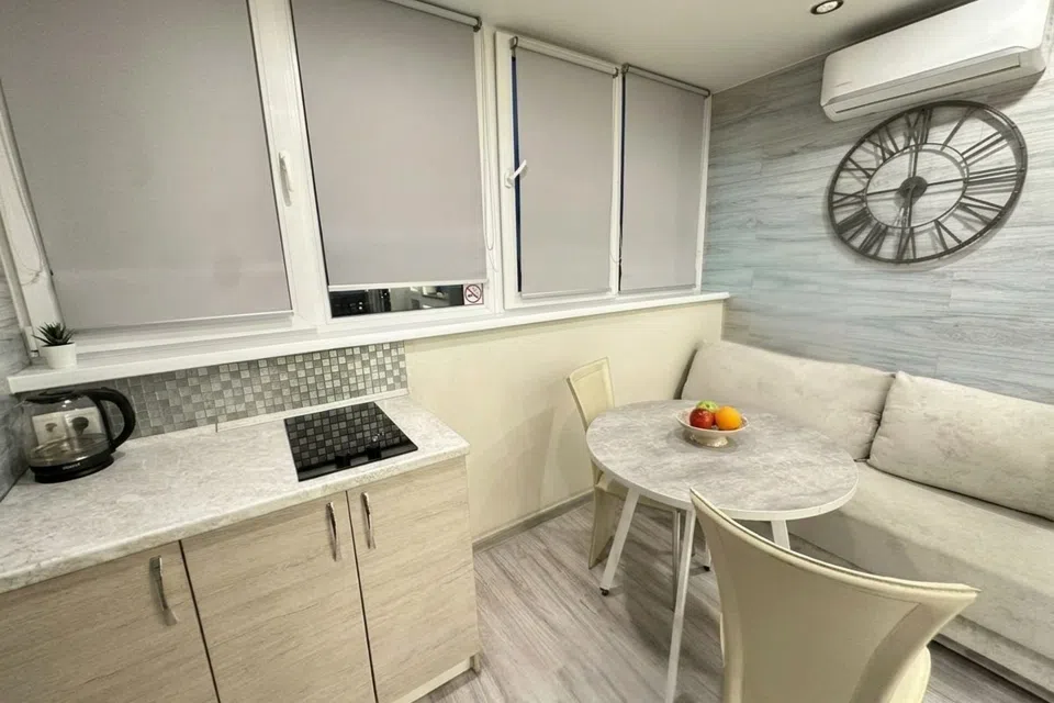 FlatRoom в центре на 14 этаже для 4 гостей