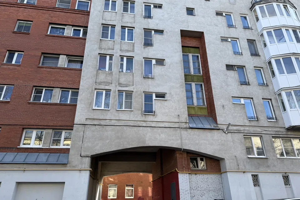 Двухуровневая мансарда с видом на замок