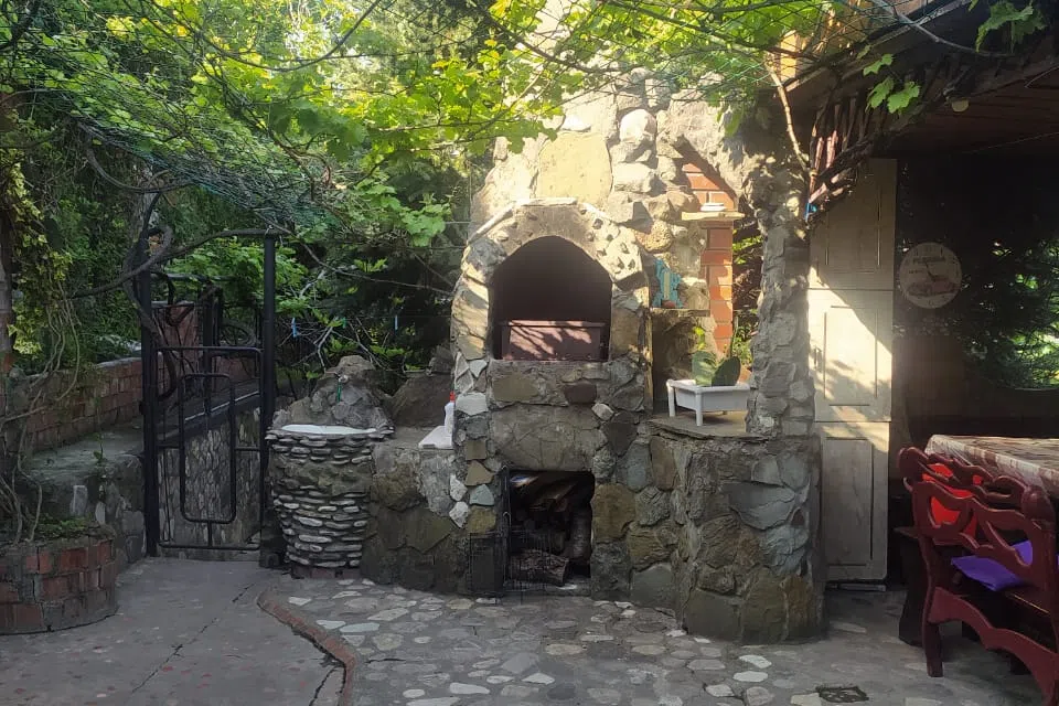 Сдаю отдельный гостеаой дом. 