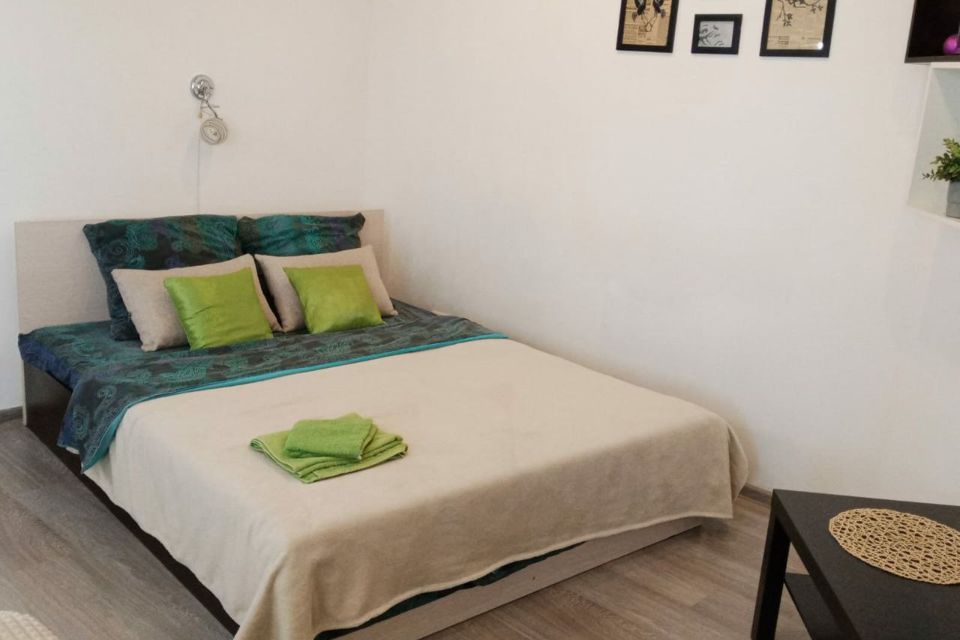 Просторная студия на Хохловом поле