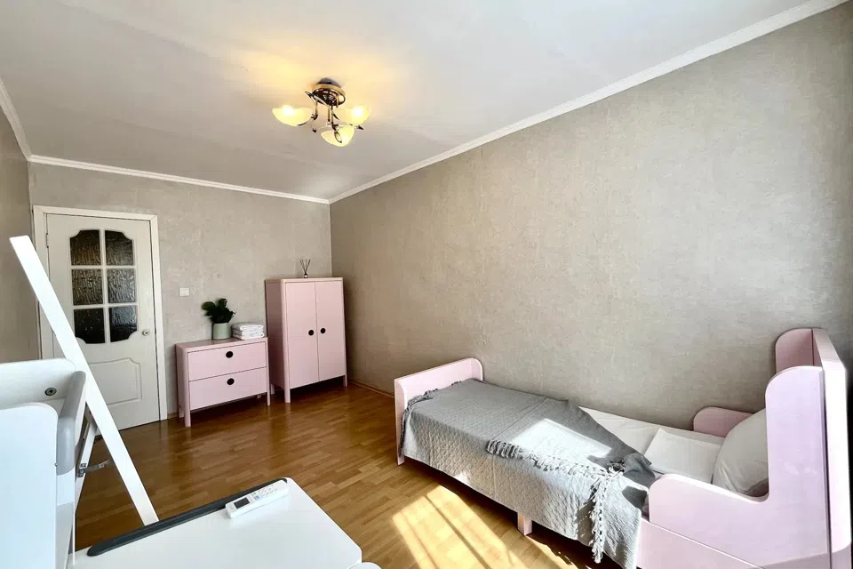 Светлая квартира для проживания на троих