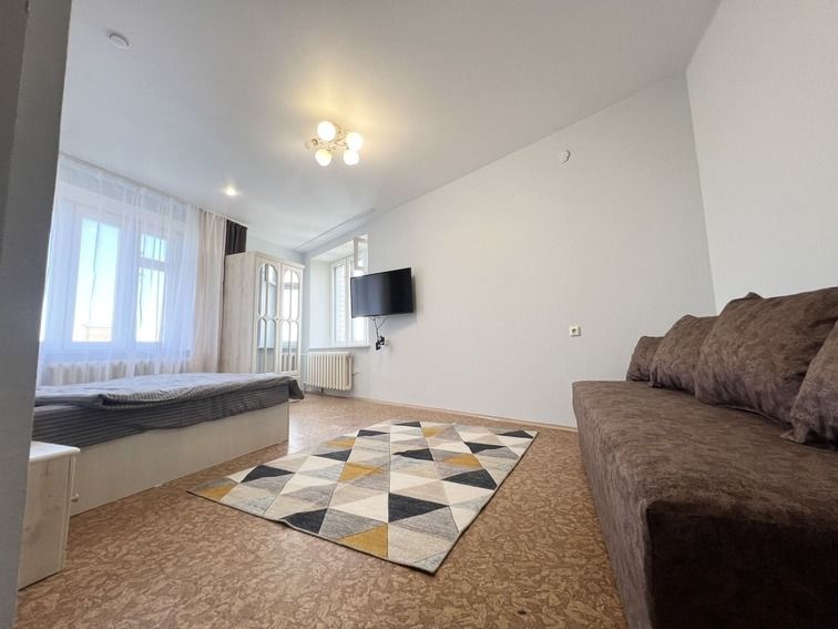 Просторная квартира с раздельными комнатами в центре