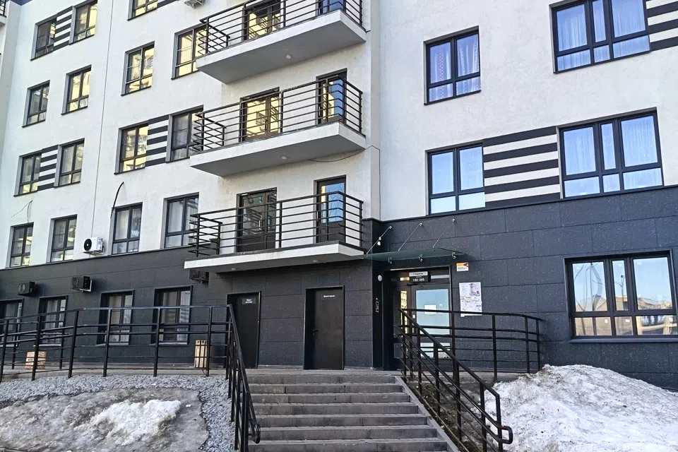 Уютная видовая квартира рядом с Парком Швейцария, тц Океанис