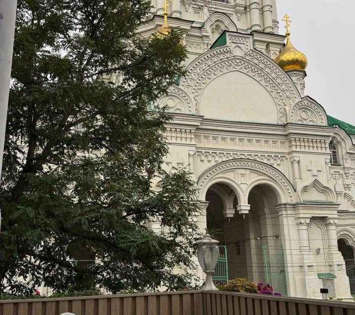 Студия-У ворот Кремля