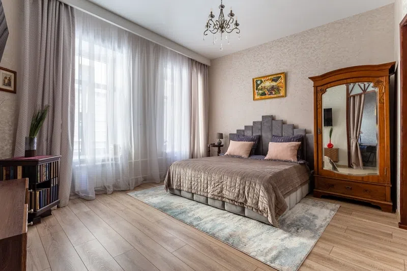 Квартира с Петербургским интерьером