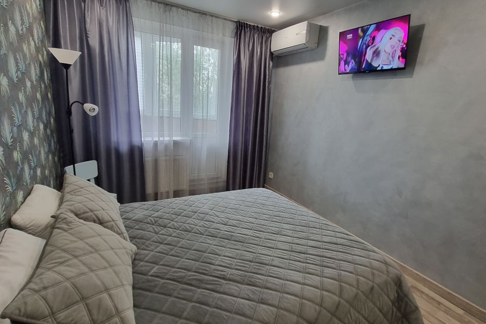 Квартира недалеко от Мамаева Кургана , 2 остановки