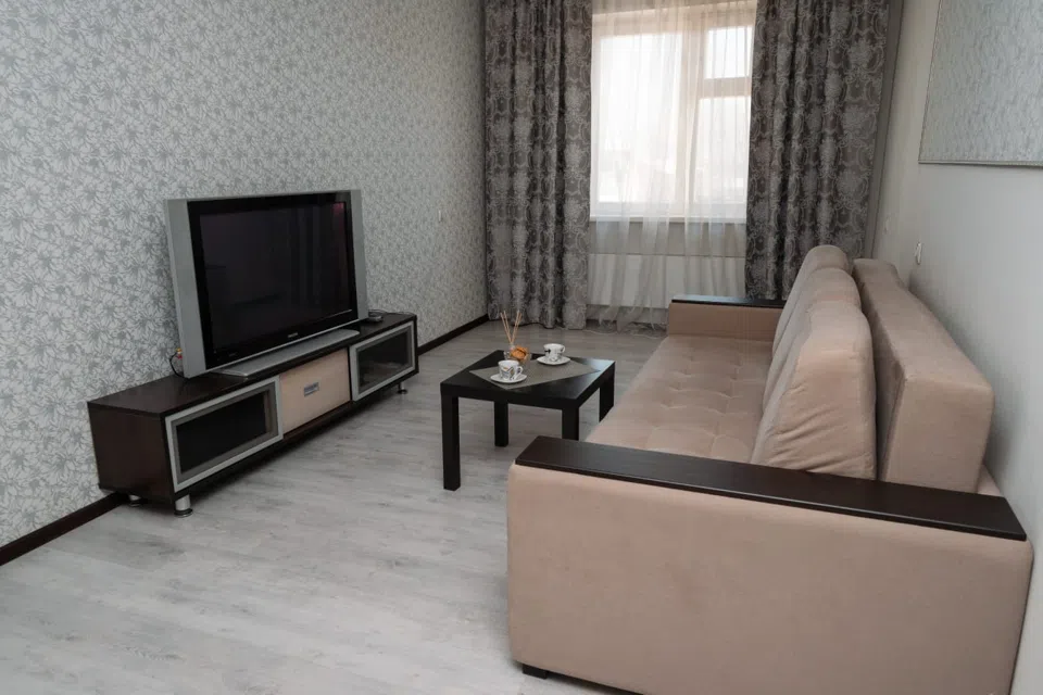 2ком квартира рядом с БСМП 