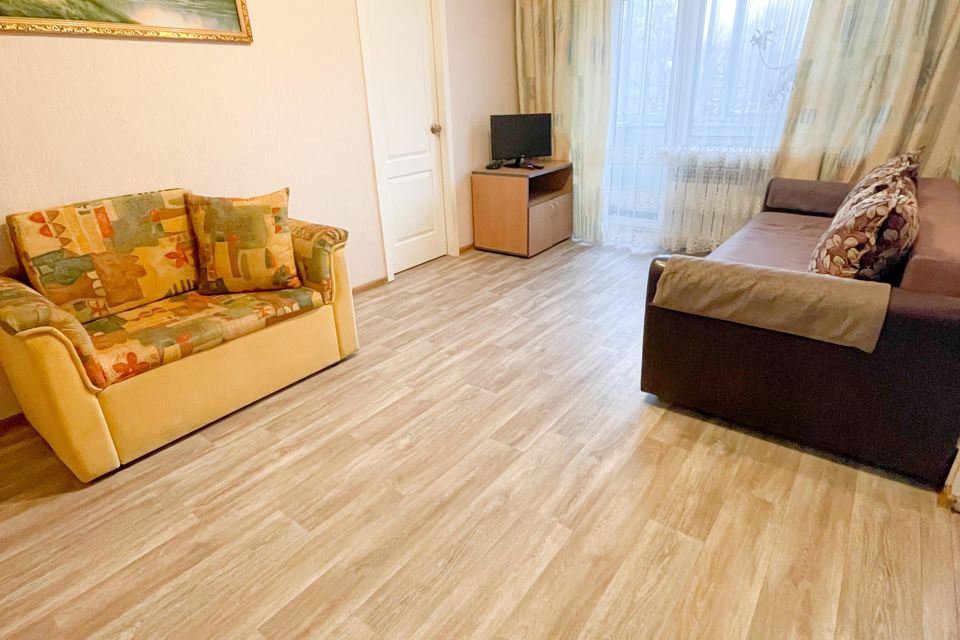 Уютная трехкомнатная квартира с косметическим ремонтом