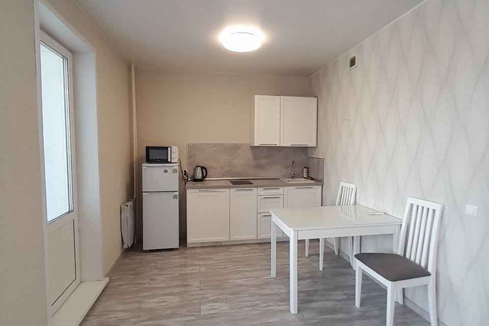 Студия рядом с ТРЦ Планета