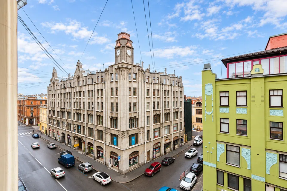 Петербургские крыши у Невского
