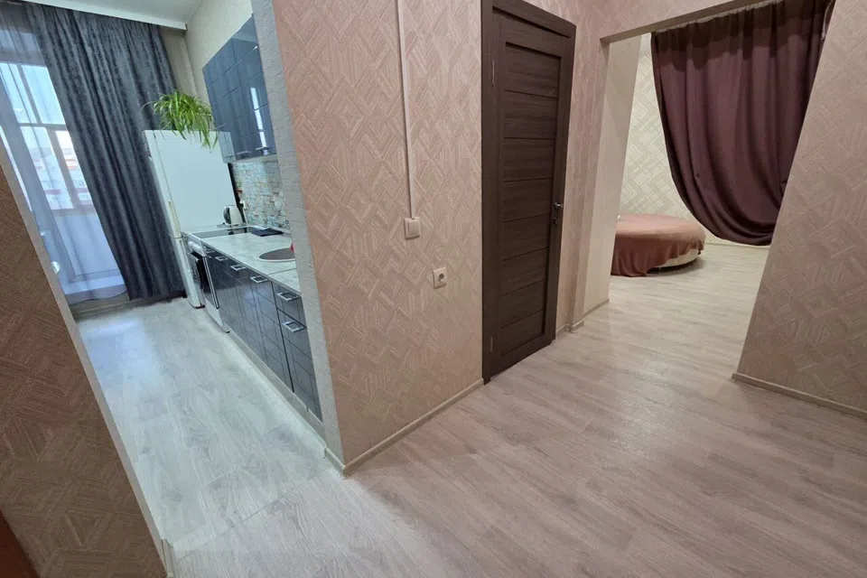 Однoкoмнaтнaя квартира в цeнтрe горoда Суpгутa