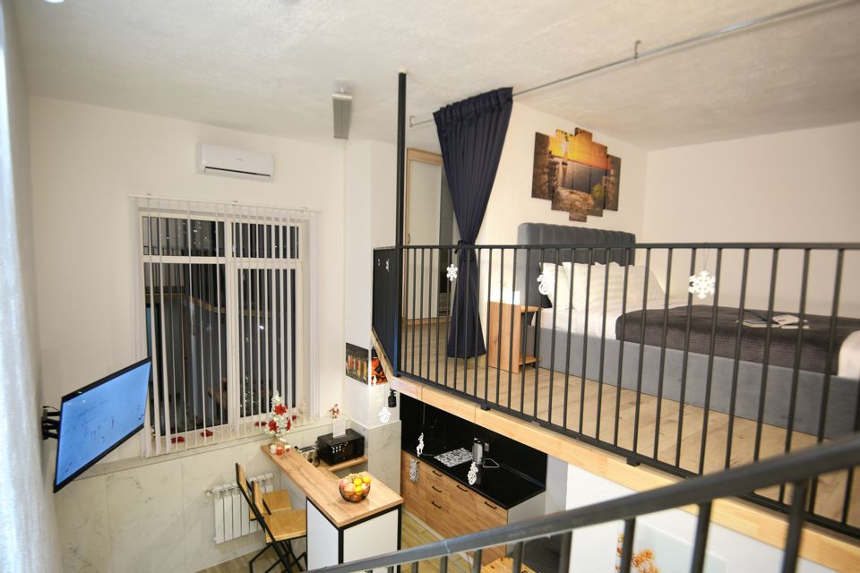 Двухуровневые апартаменты 