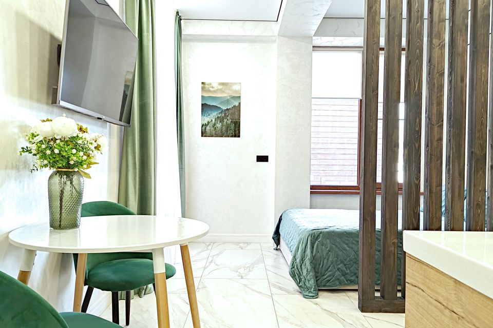 Студия с балконом. Вид на горы. Балкон. Жить в Горах.