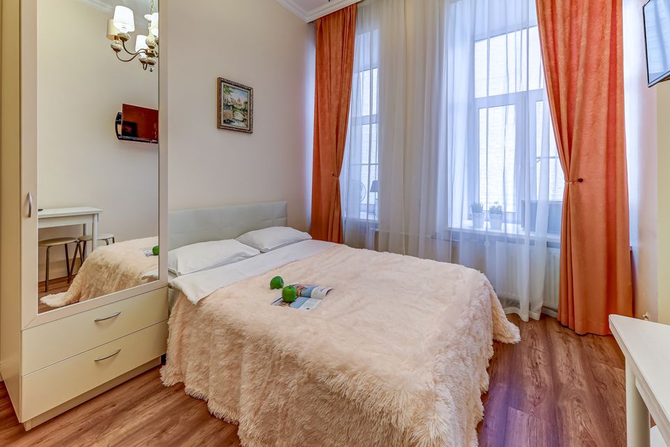 Уютная студия у Казанского Собора, на малой Конюшенной улице