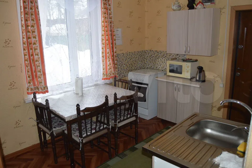 часть дома в городе С