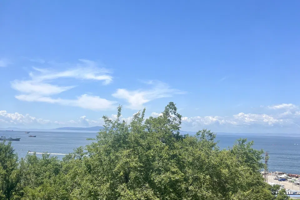 Уютная студия с видом на море недалеко от пляжа