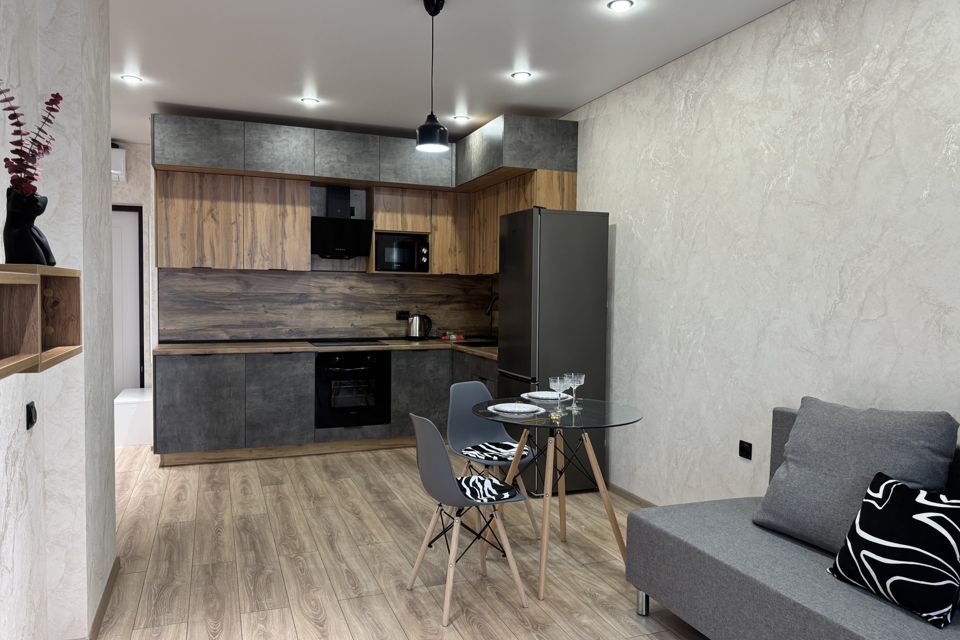 Просторная евродвушка с двумя Smart-TV в Прованс