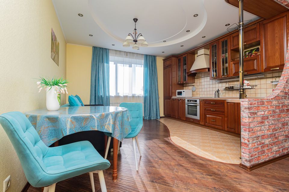 Комфортабельные 3-х комн. апартаменты в центре Левого берега