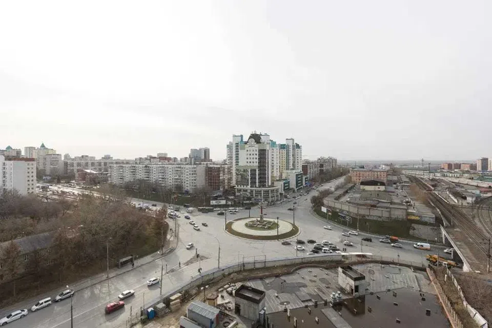 Стильная студия с видом на кольцо