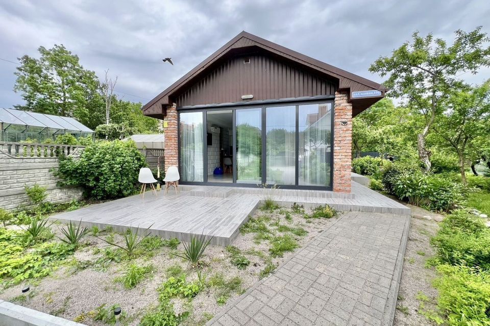 Домик с террасой