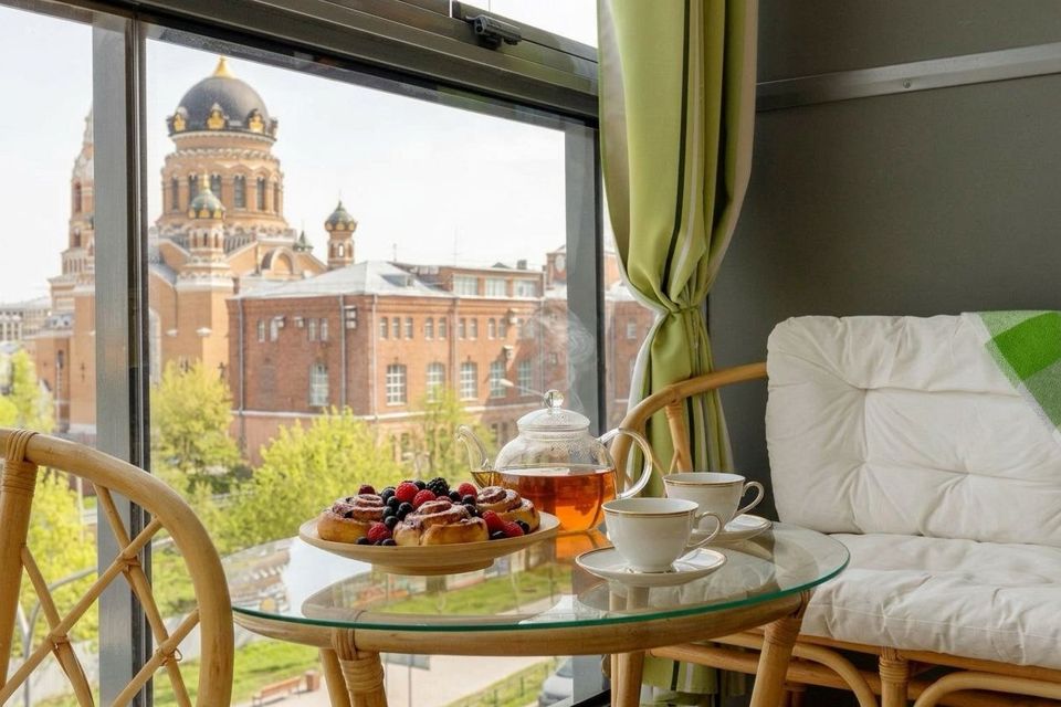 БелоsНежная квартира на набережной Обводного канала, 108