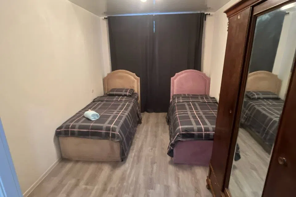 Двухкомнатная квартира, 3 кровати, 4 минуты от метро