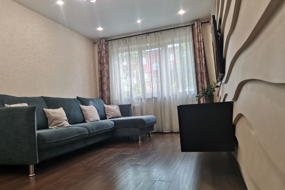 Уютная 2-х к квартира на Золотой ниве