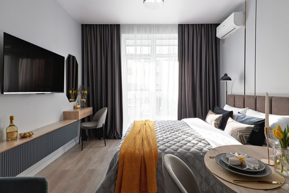 Студия у метро Приморская