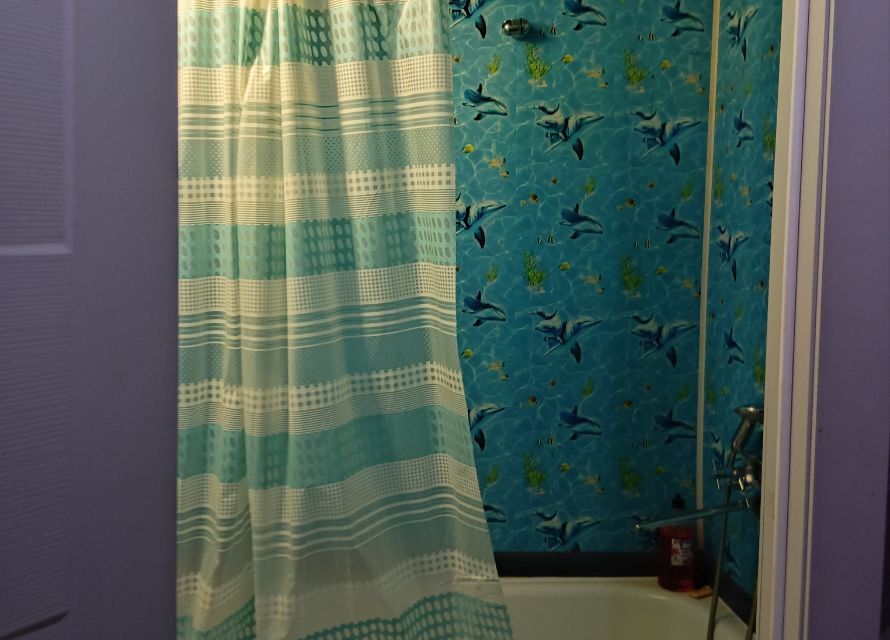 Уютная квартира с видом на школу.