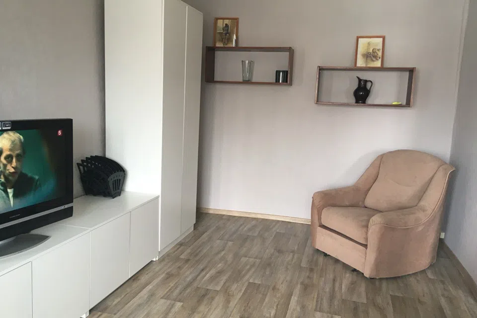 Уютная квартира с кроваткой для младенца