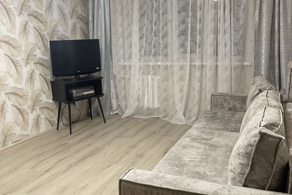 Видовая квартира рядом с ТЦ Кристалл