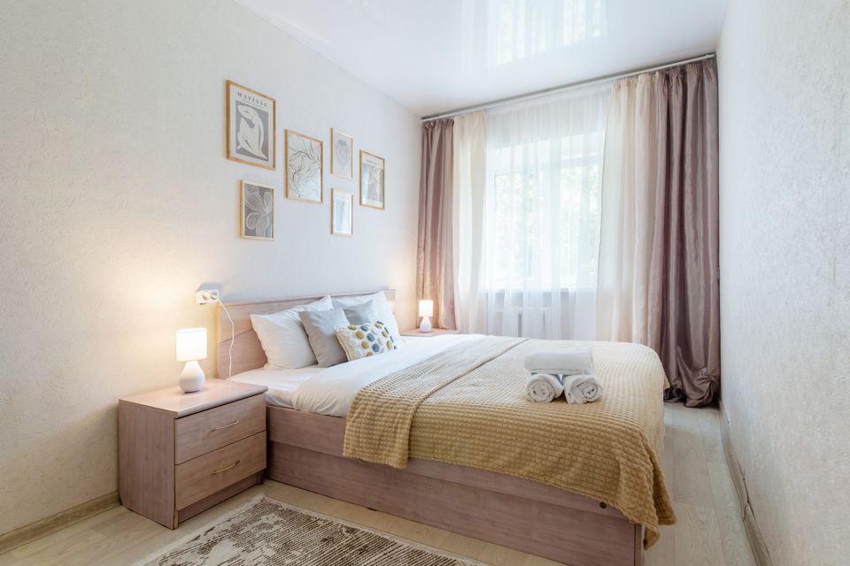 Яркая двух комнатная квартира у ЖД вокзала и Метро