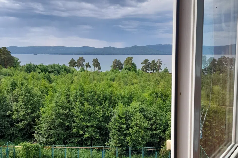 Квартира с видом на озеро Тургояк 