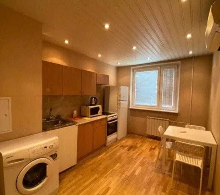 1-к. квартира, 43 м2, 1 этаж