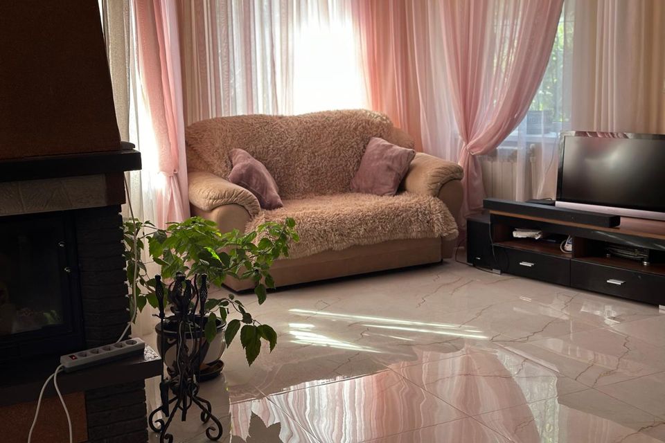 Дом уютный  у озера. 